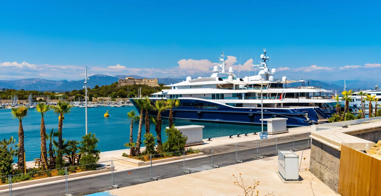 Oxfam: Milliardärsvermögen wächst 2025 um das Vermögen der ärmeren Welthälfte