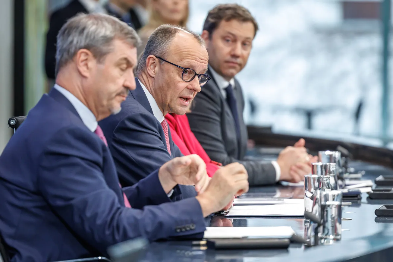 Markus Söder, Friedrich Merz, Bärbel Bas und Lars Klingbeil (l-r) in einer Pressekonferenz. Credit: IMAGO/Andreas Gora