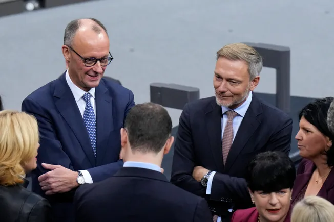 Wochenbrief: Merz’ Sofortprogramm, Heikler FDP-Parteitag, Kanzlerduell