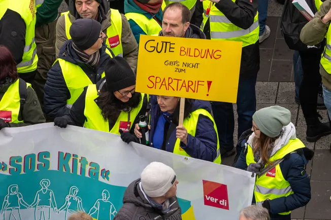 Geld für Panzer statt für Erzieherinnen ist der falsche Weg
