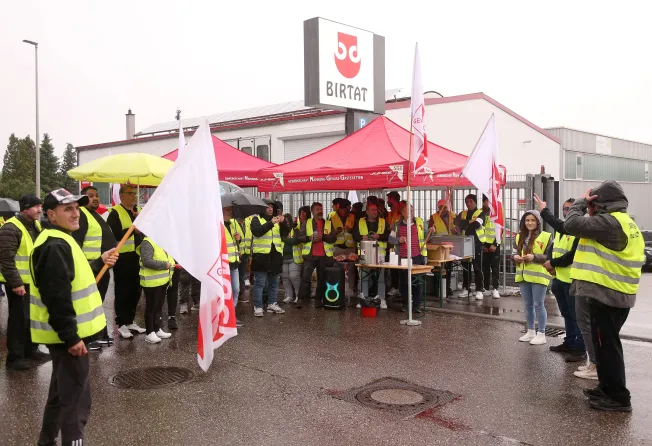 Beschäftigte gehen in historischen »Döner-Streik« in Großfabrik