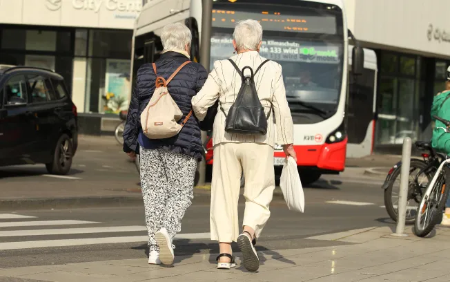 Gesetzentwurf: Rentenbeitrag steigt 2027 auf 18,8 Prozent