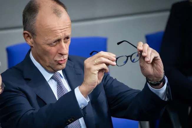 Wieder Rezession? + Geschäfts- und Konsumklima + Zinsentscheide