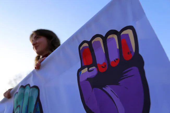 Weniger als die Hälfte der Frauen erreicht ein existenzsicherndes Einkommen