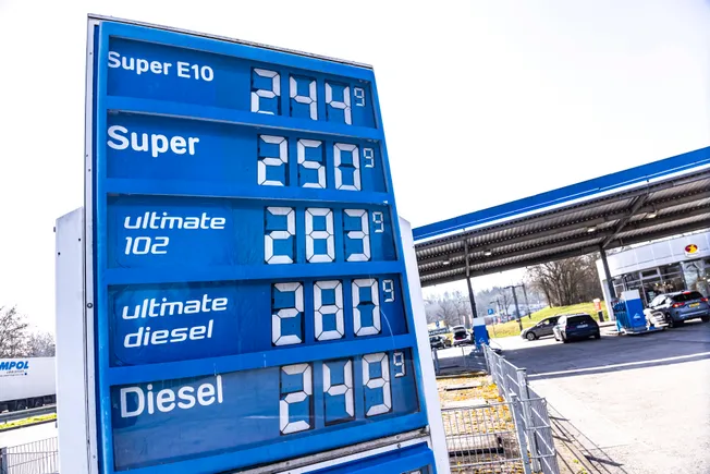 Preisdeckel statt Preisschock + feministischer Streiktag + die 6-Milliarden-Euro-Überraschung bei VW